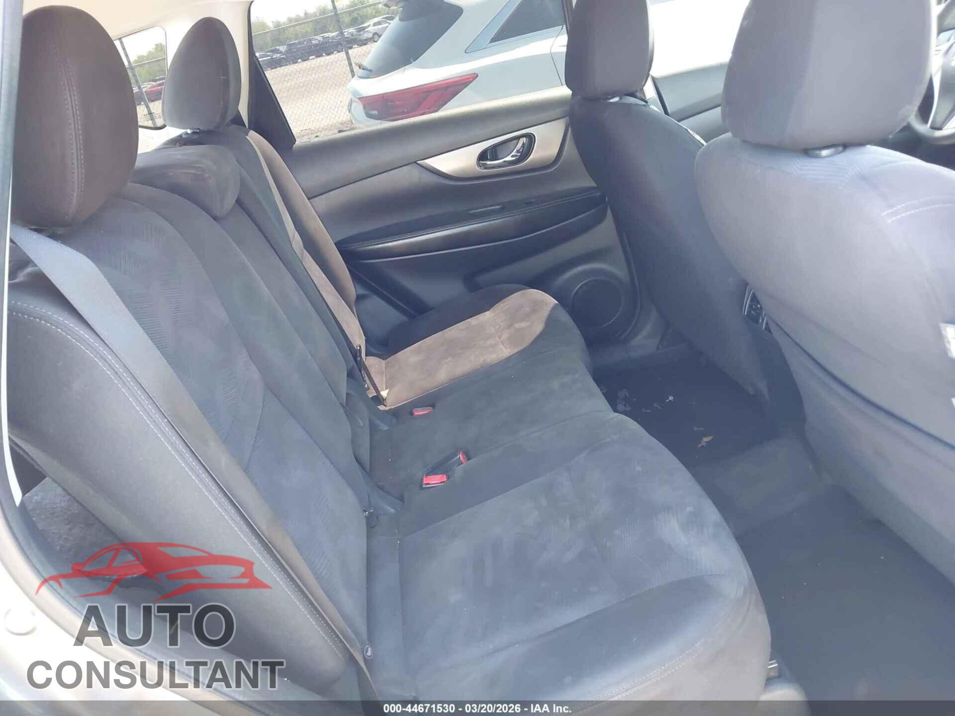 NISSAN ROGUE 2015 - KNMAT2MT8FP526856