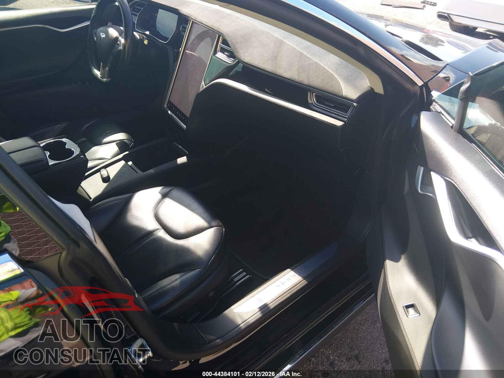 TESLA MODEL S 2015 - 5YJSA1H28FFP77666