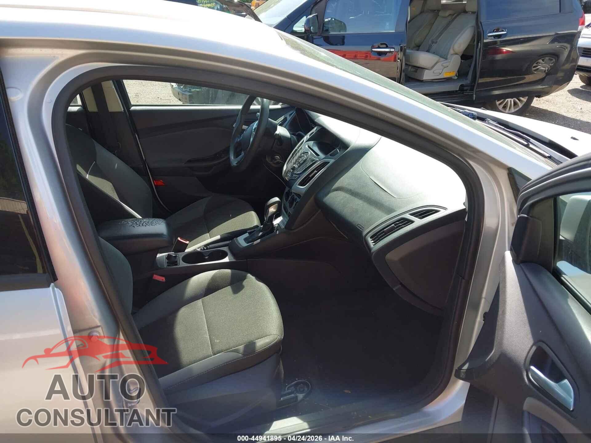 FORD FOCUS 2014 - 1FADP3F2XEL104627