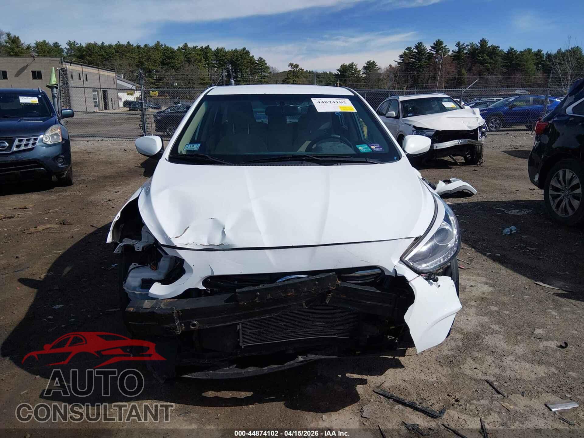 HYUNDAI ACCENT 2015 - KMHCU4AE5FU821773