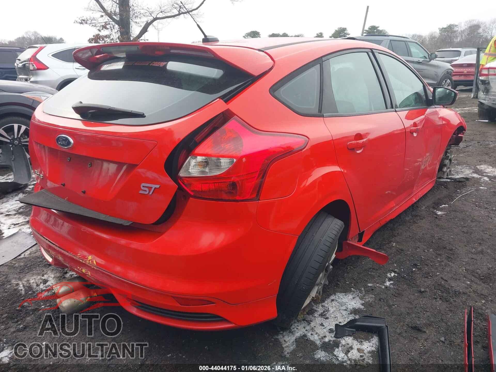 FORD FOCUS ST 2013 - 1FADP3L92DL127366