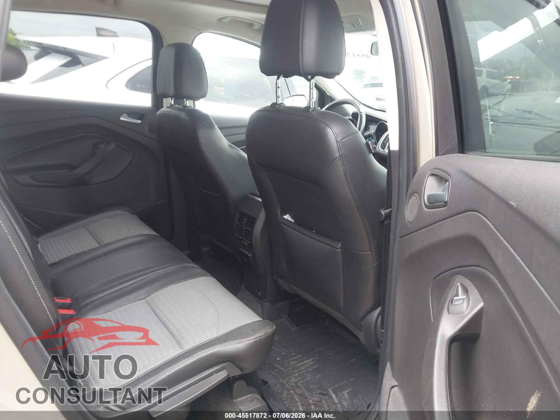 FORD ESCAPE 2017 - 1FMCU9GD9HUB97863