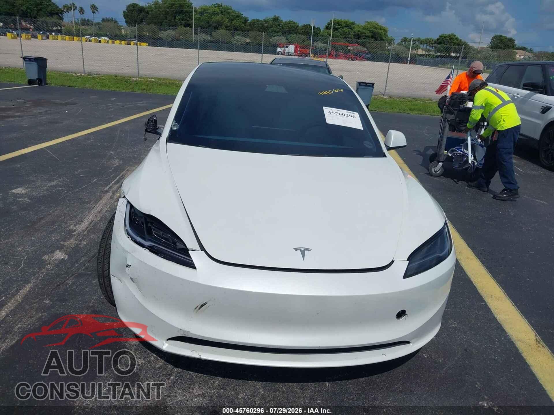 TESLA MODEL 3 2024 - 5YJ3E1EA0RF795121