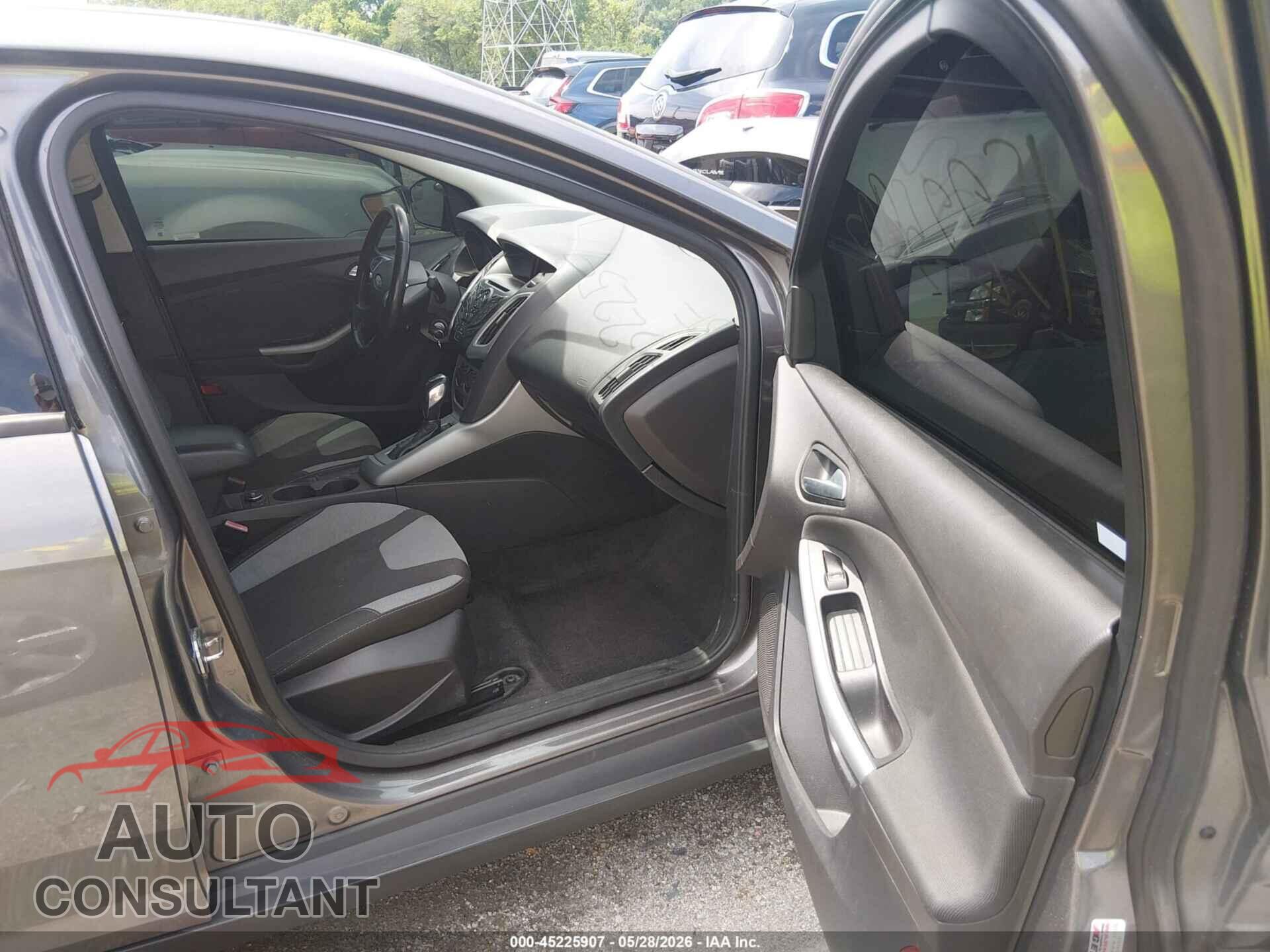 FORD FOCUS 2012 - 1FAHP3F21CL294347