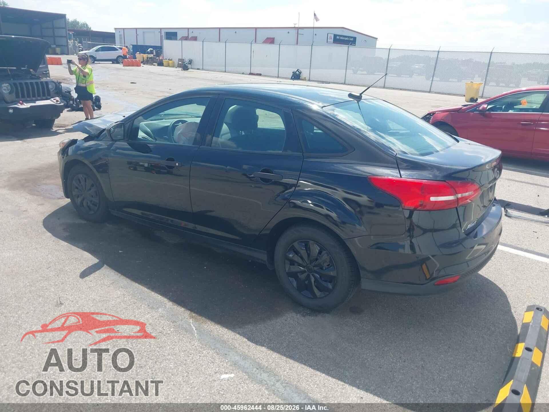 FORD FOCUS 2017 - 1FADP3E29HL257246