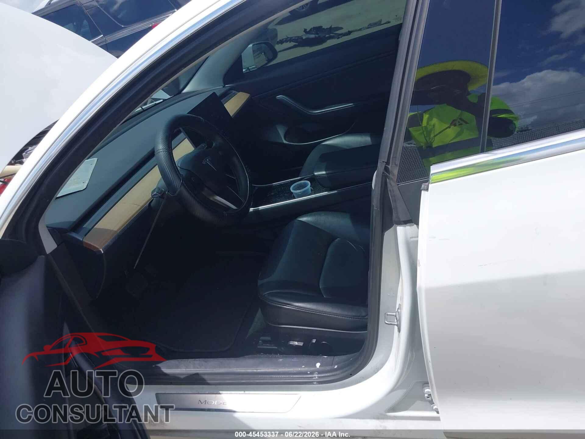 TESLA MODEL 3 2020 - 5YJ3E1EB3LF667357