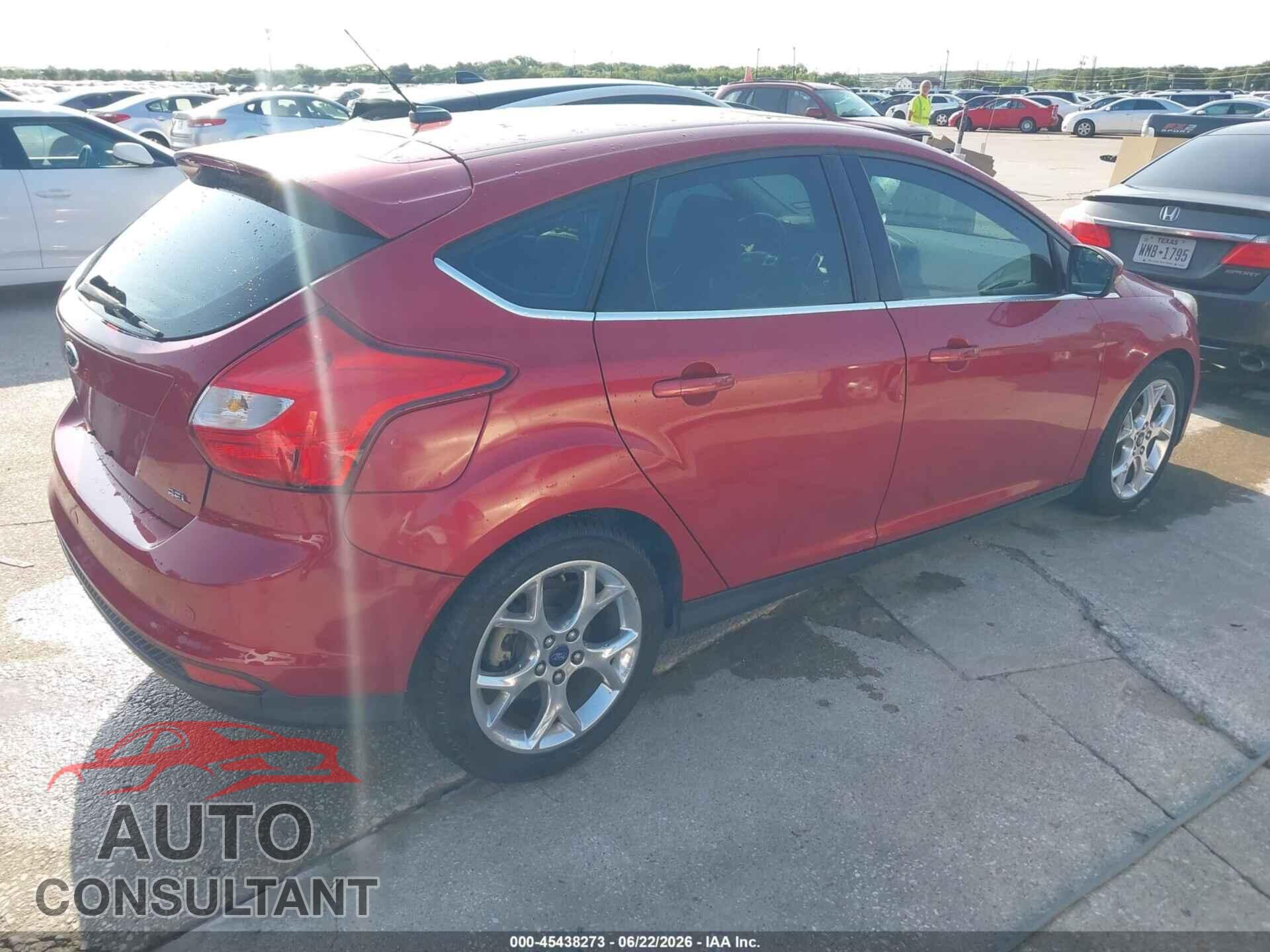 FORD FOCUS 2012 - 1FAHP3M28CL329646