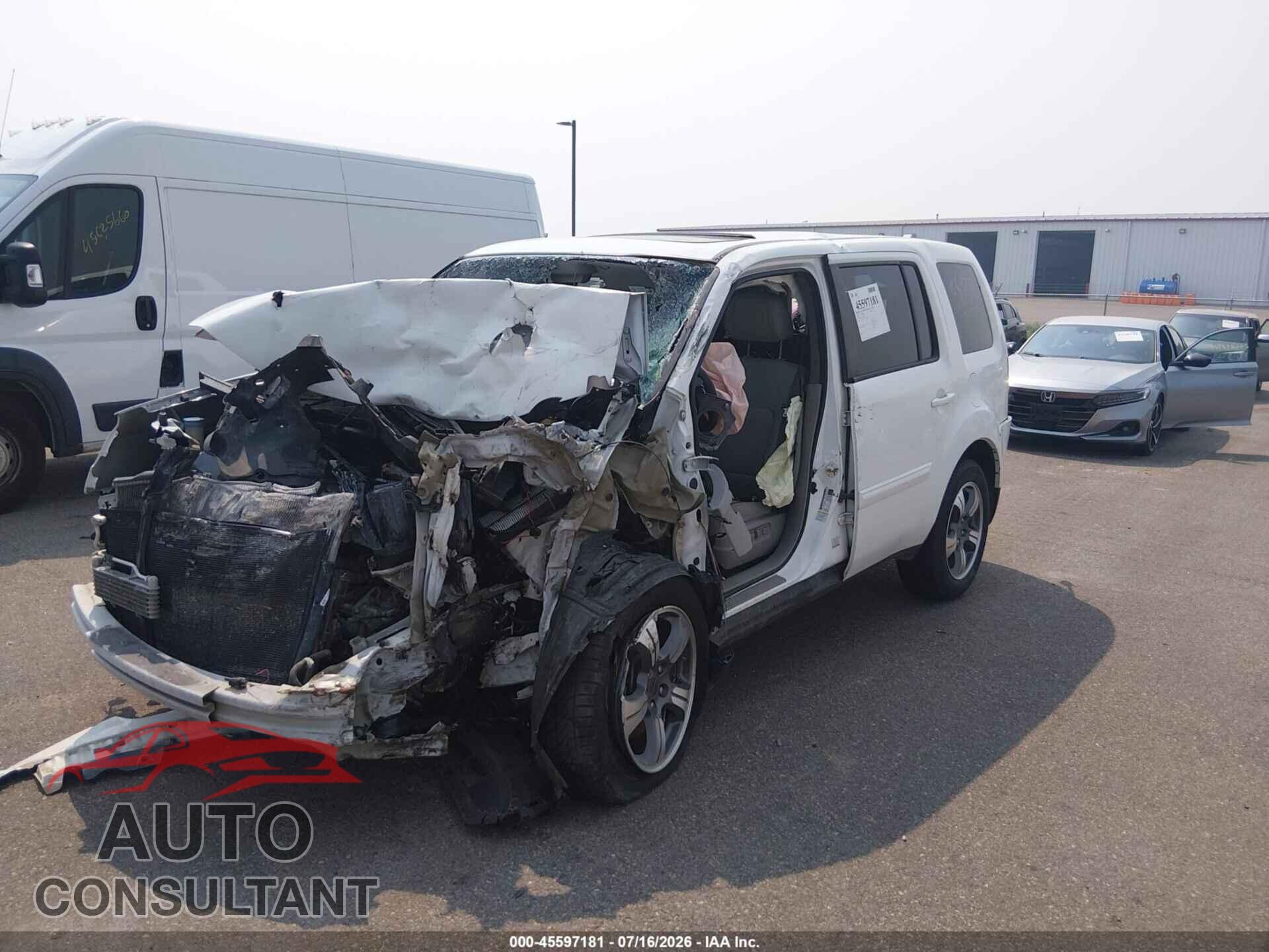 HONDA PILOT 2015 - 5FNYF4H32FB061674