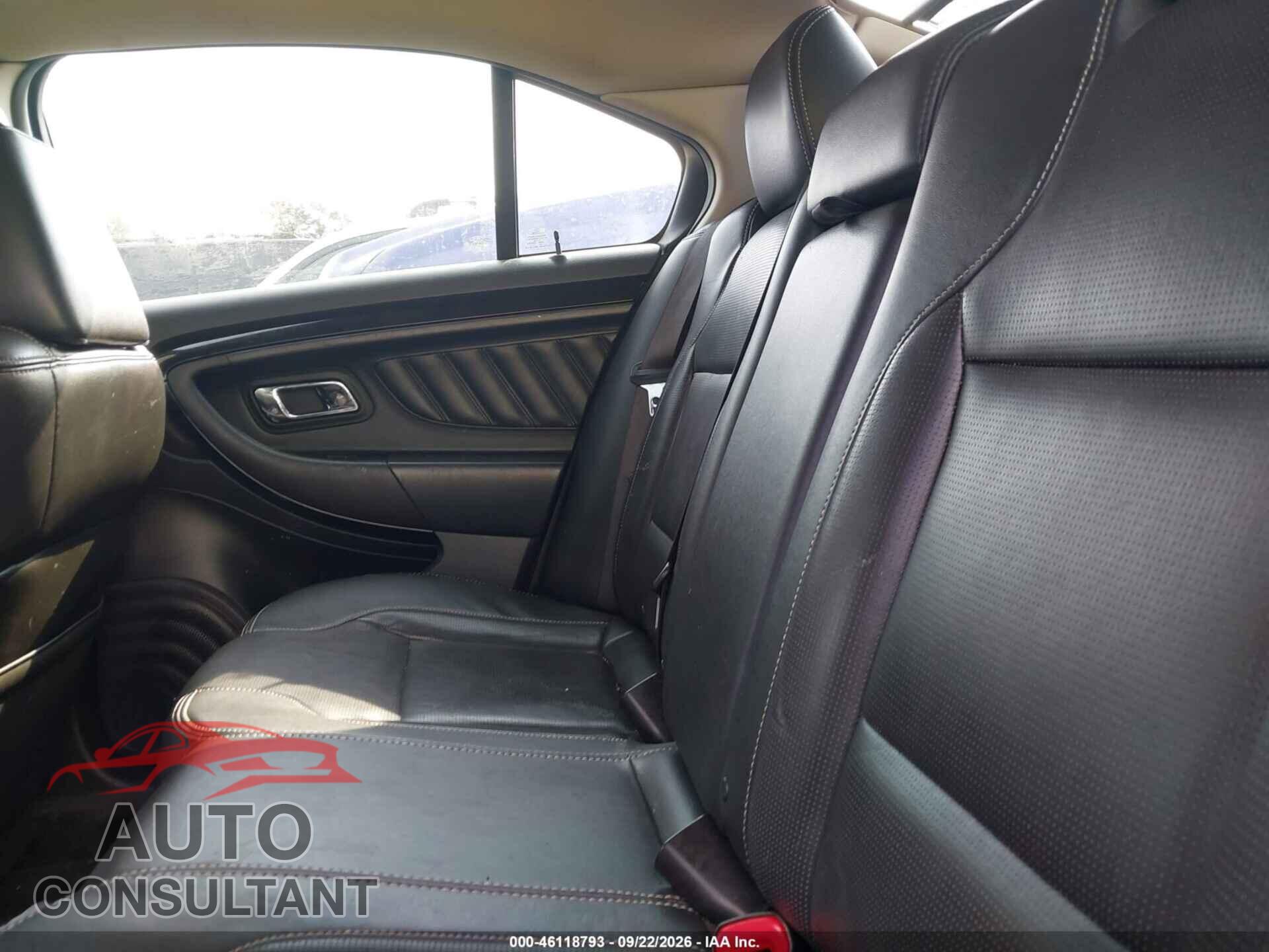 FORD TAURUS 2011 - 1FAHP2FW5BG176337