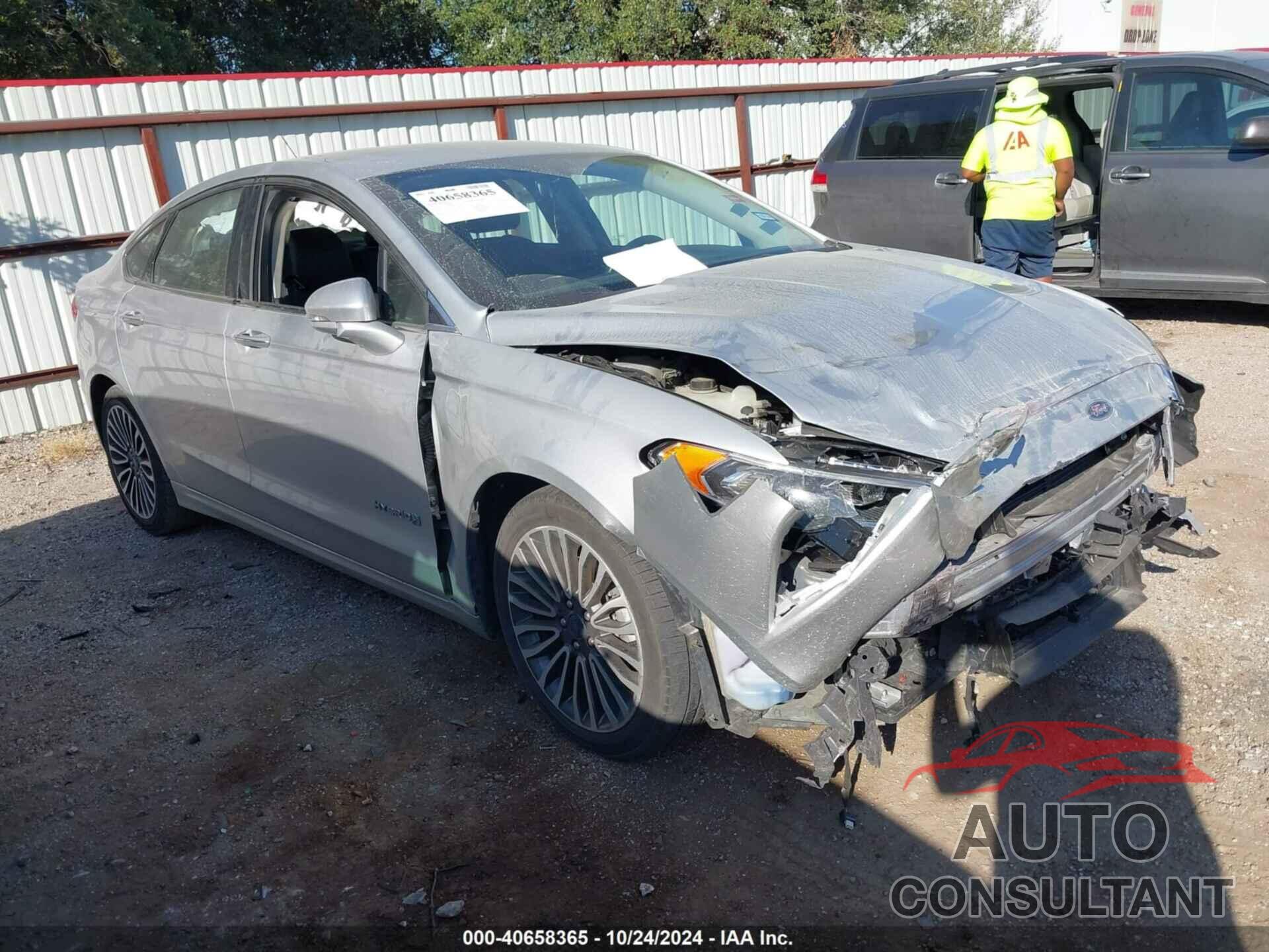 FORD FUSION HYBRID 2018 - 3FA6P0RU0JR120593