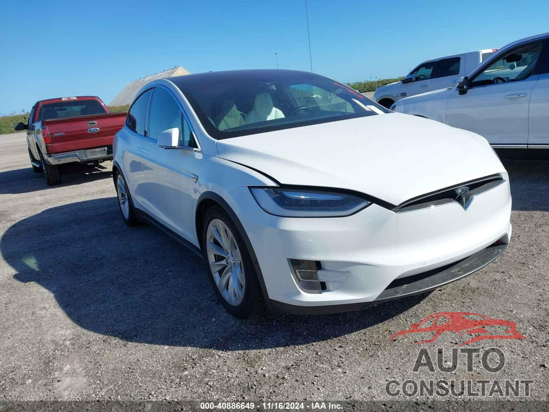 TESLA MODEL X 2016 - 5YJXCBE28GF021024