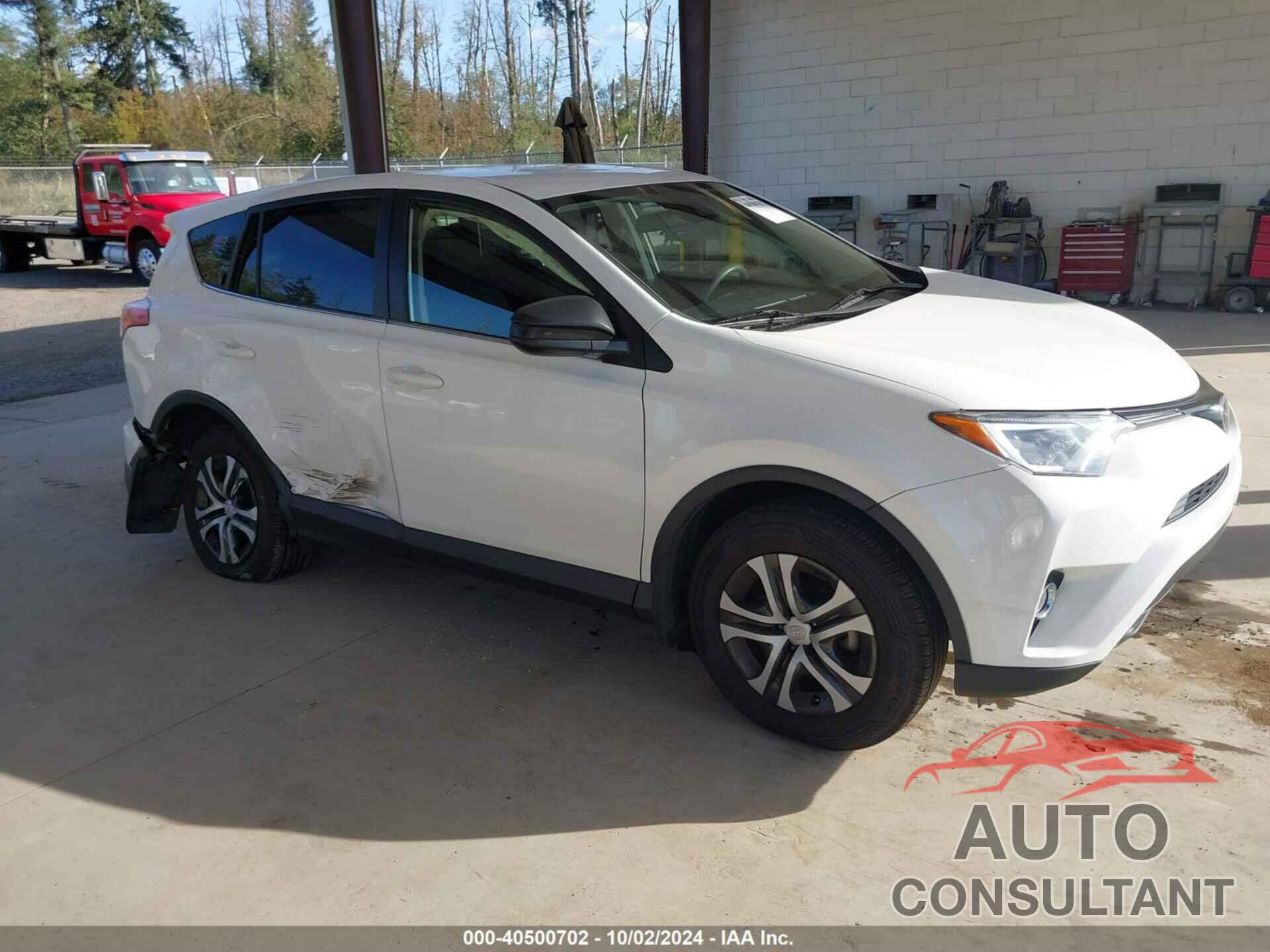 TOYOTA RAV4 2018 - JTMBFREV1JJ729698