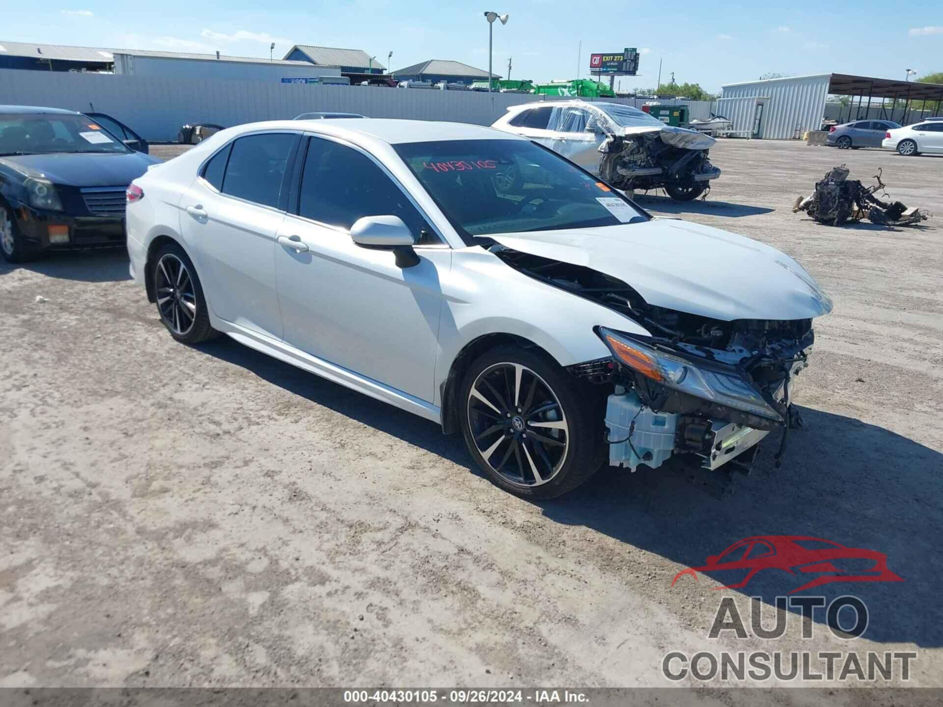 TOYOTA CAMRY 2018 - 4T1B61HK9JU652866