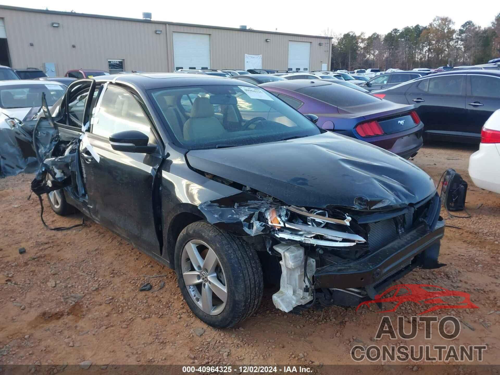 VOLKSWAGEN JETTA 2011 - 3VWDX7AJXBM341271