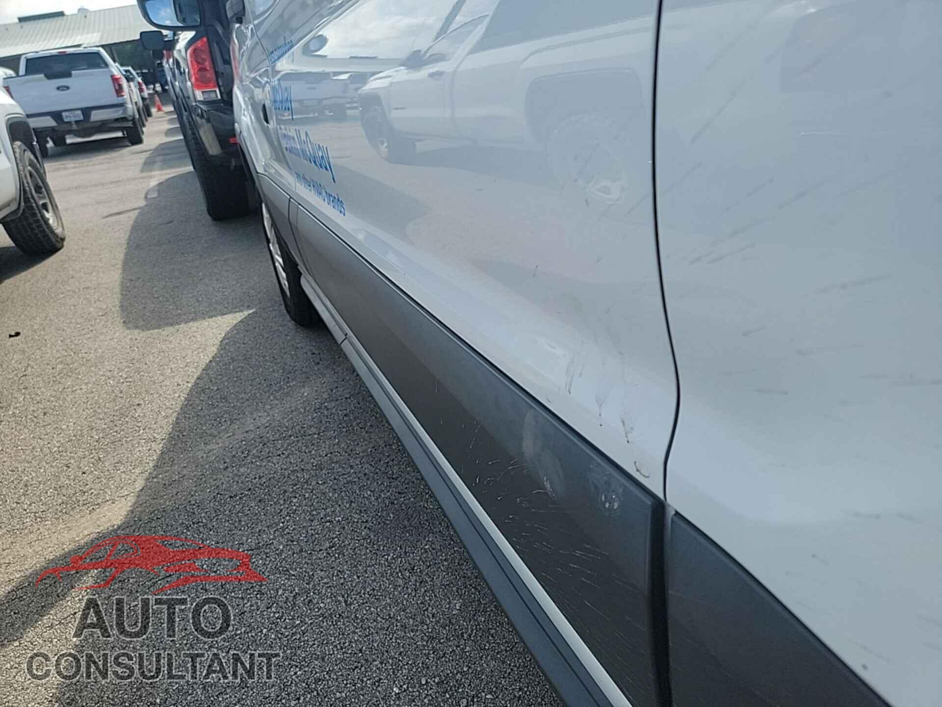 FORD TRANSIT 2017 - 1FTYR1YM8HKB57040