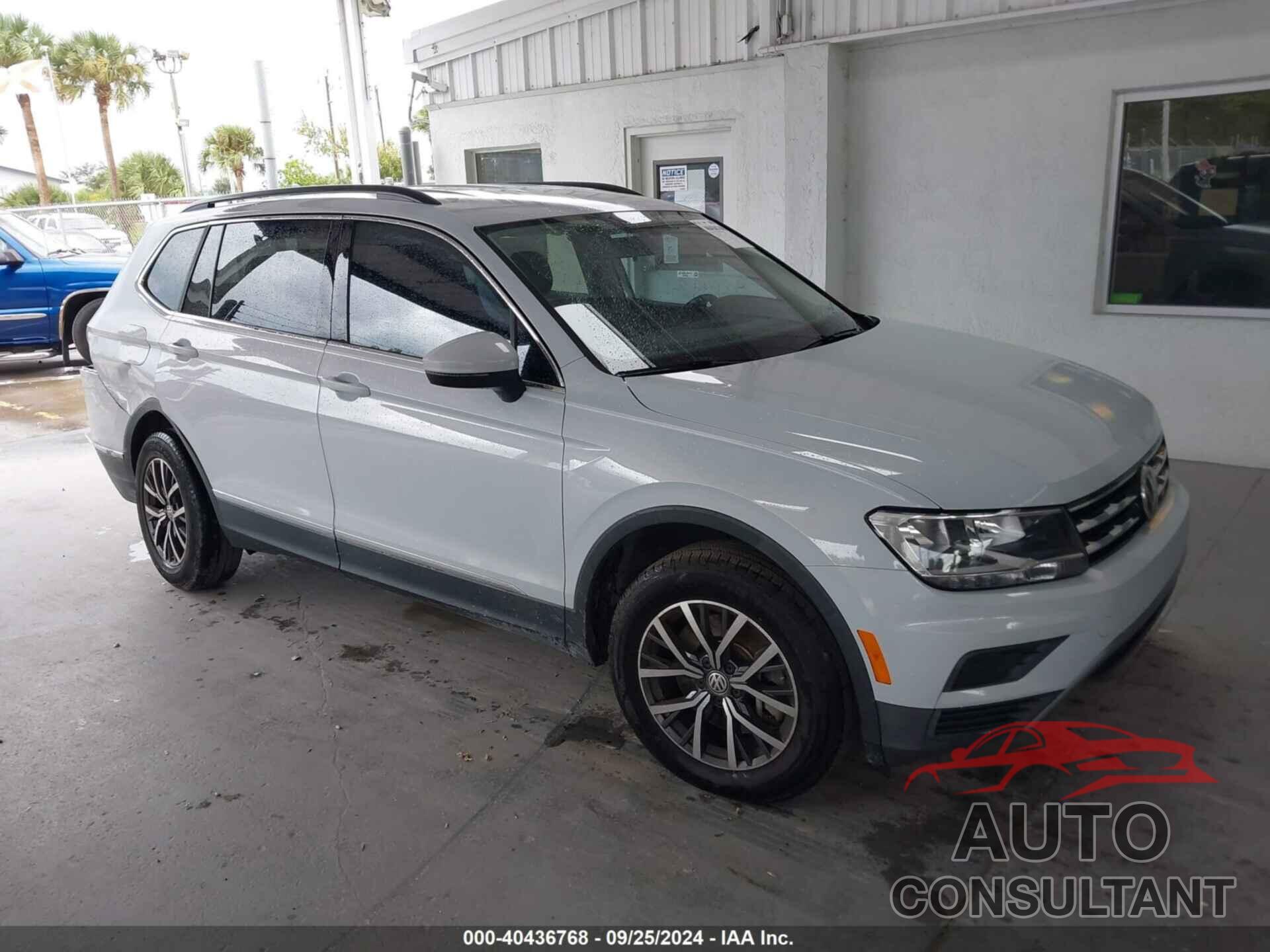 VOLKSWAGEN TIGUAN 2018 - 3VV3B7AX0JM204552