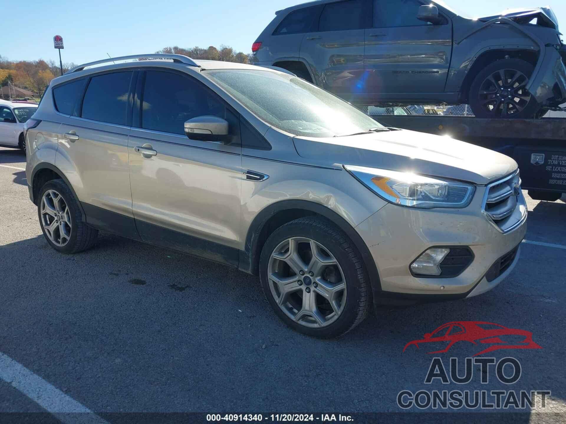 FORD ESCAPE 2017 - 1FMCU9J95HUC85412