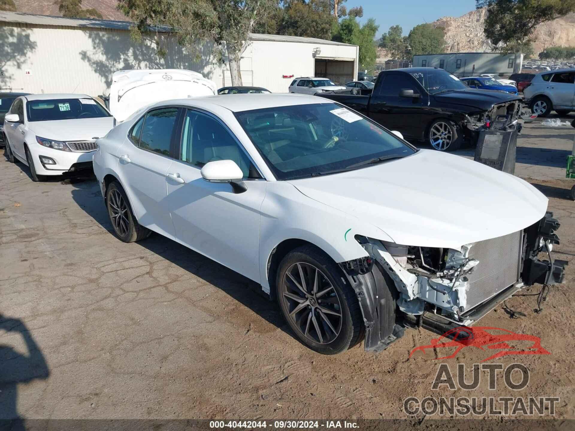 TOYOTA CAMRY 2022 - 4T1T11AK8NU638704