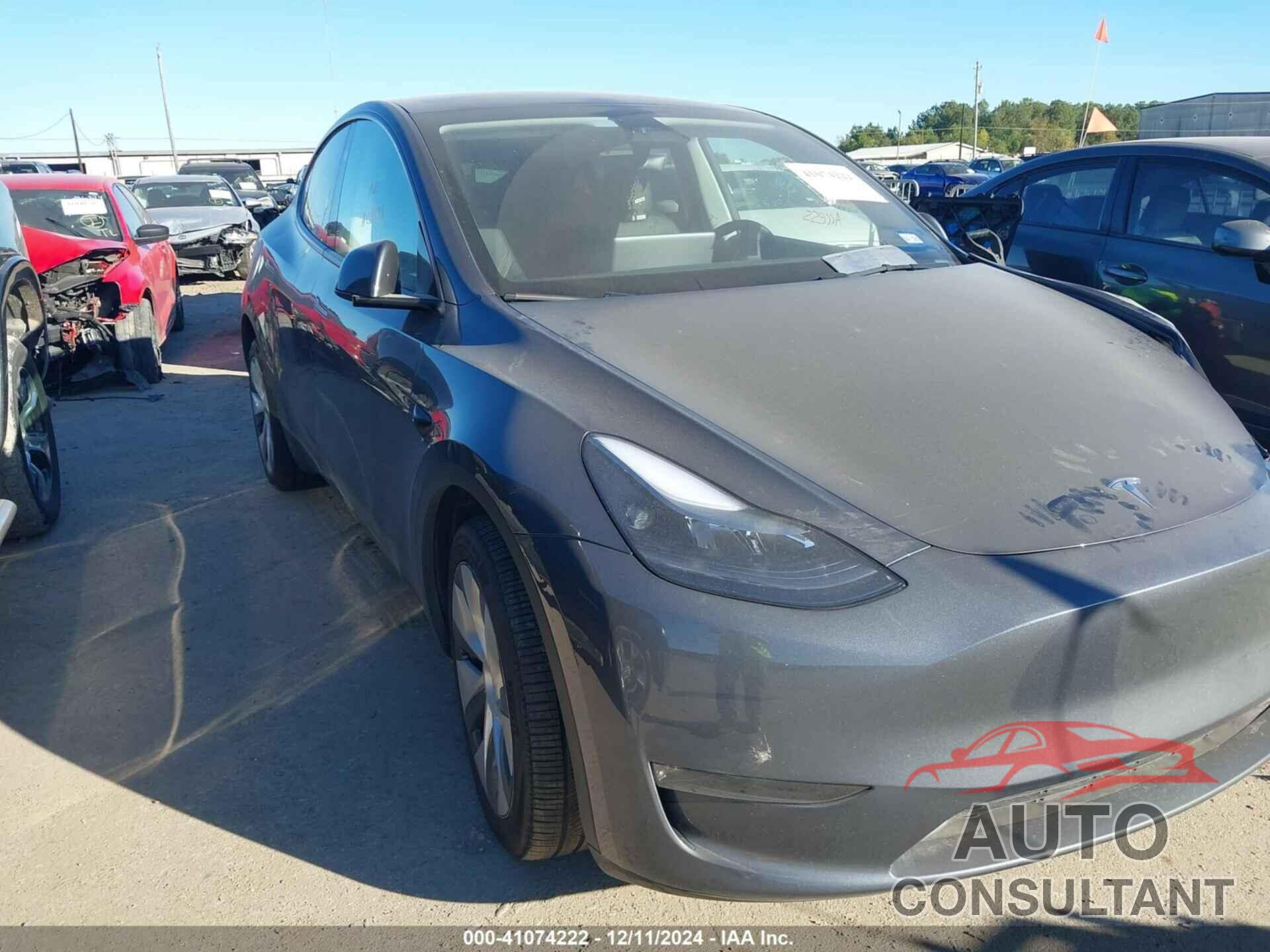 TESLA MODEL Y 2023 - 7SAYGDEE0PA211494