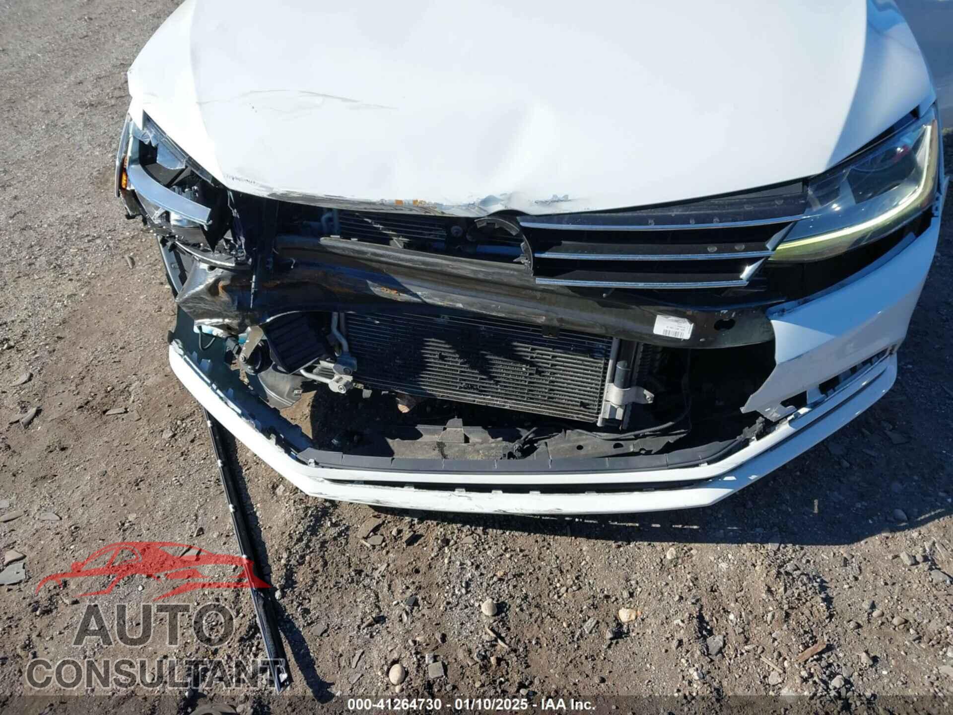 VOLKSWAGEN JETTA 2018 - 3VWDB7AJ5JM217180