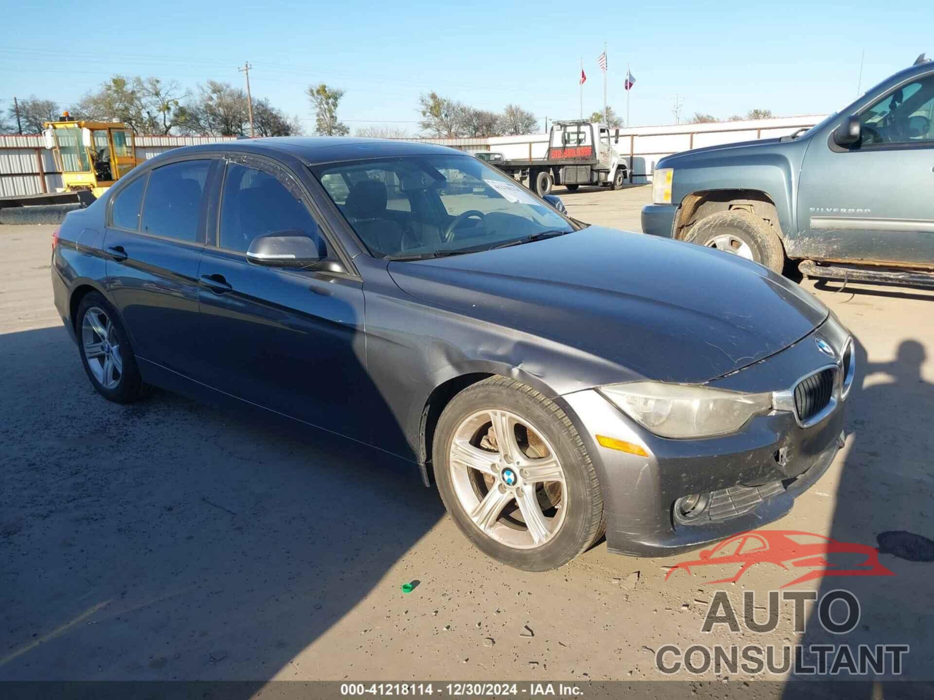 BMW 320I 2015 - WBA3B1G51FNT02551