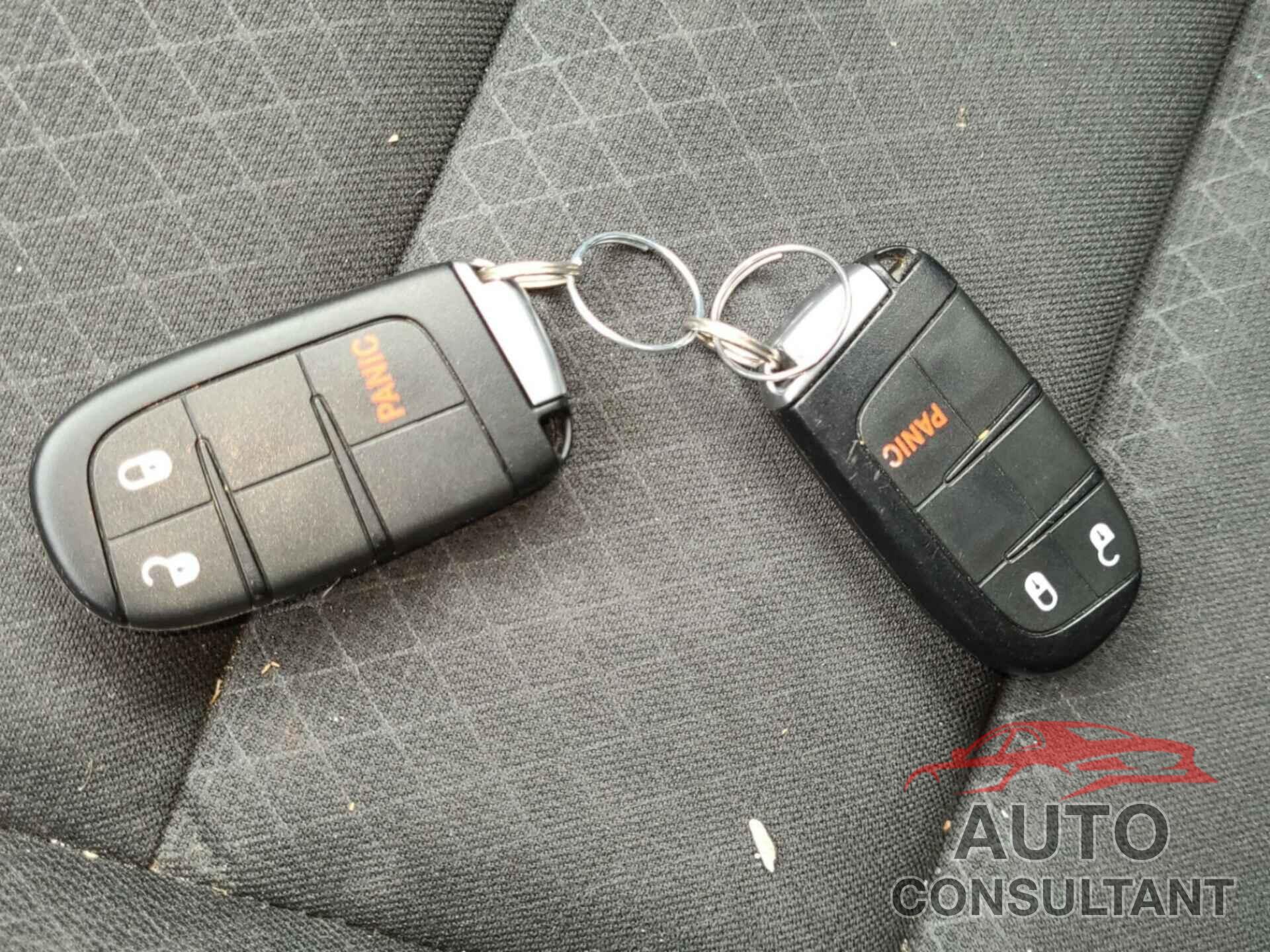 JEEP GRAND CHEROKEE 2018 - 1C4RJFAG2JC312758