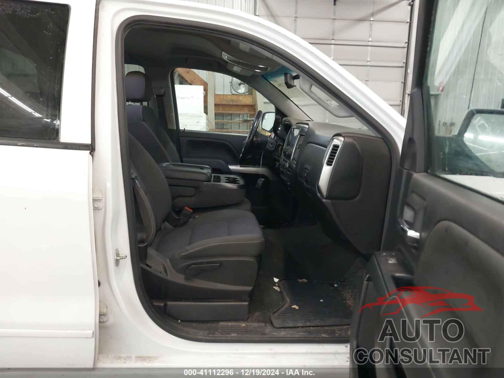 CHEVROLET SILVERADO 1500 2018 - 2GCVKREC6J1104229