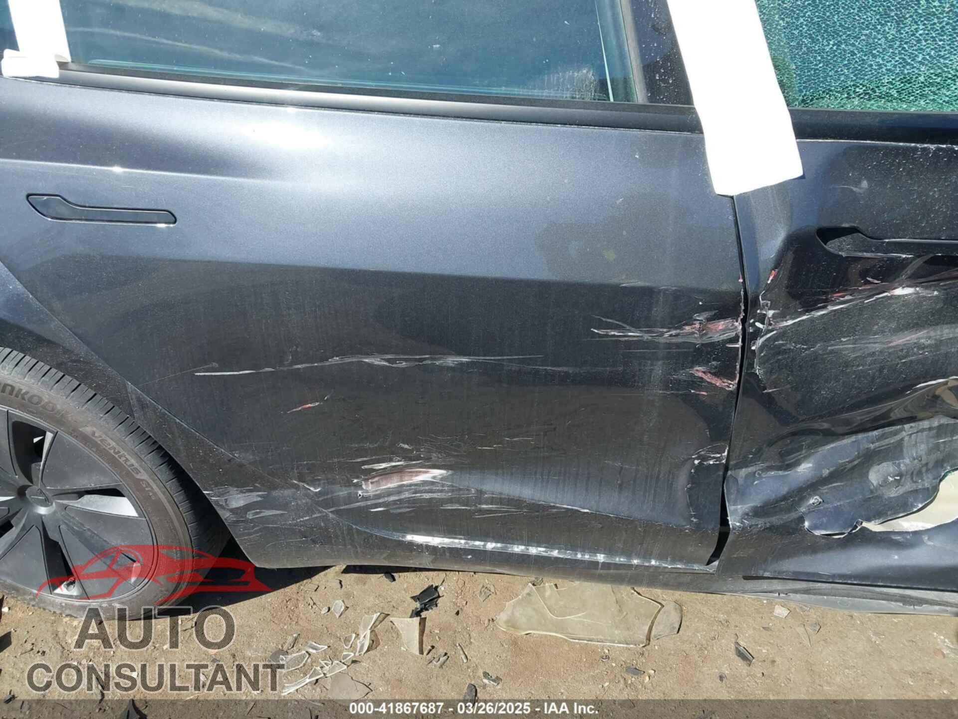 TESLA MODEL 3 2024 - 5YJ3E1EA2RF728200