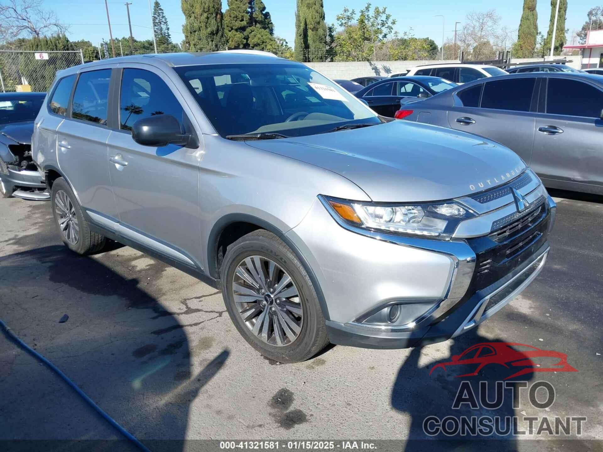 MITSUBISHI OUTLANDER 2019 - JA4AD2A38KZ009406