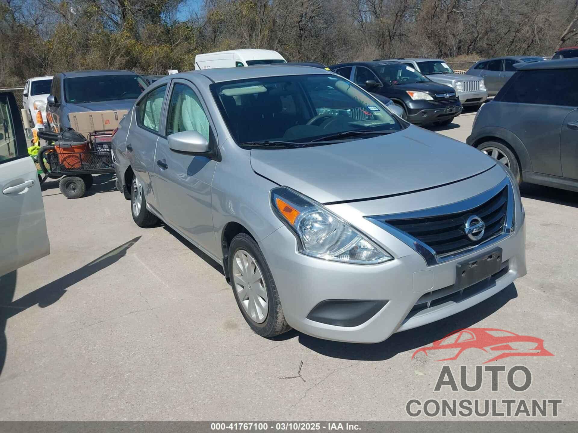 NISSAN VERSA 2018 - 3N1CN7AP4JL818034