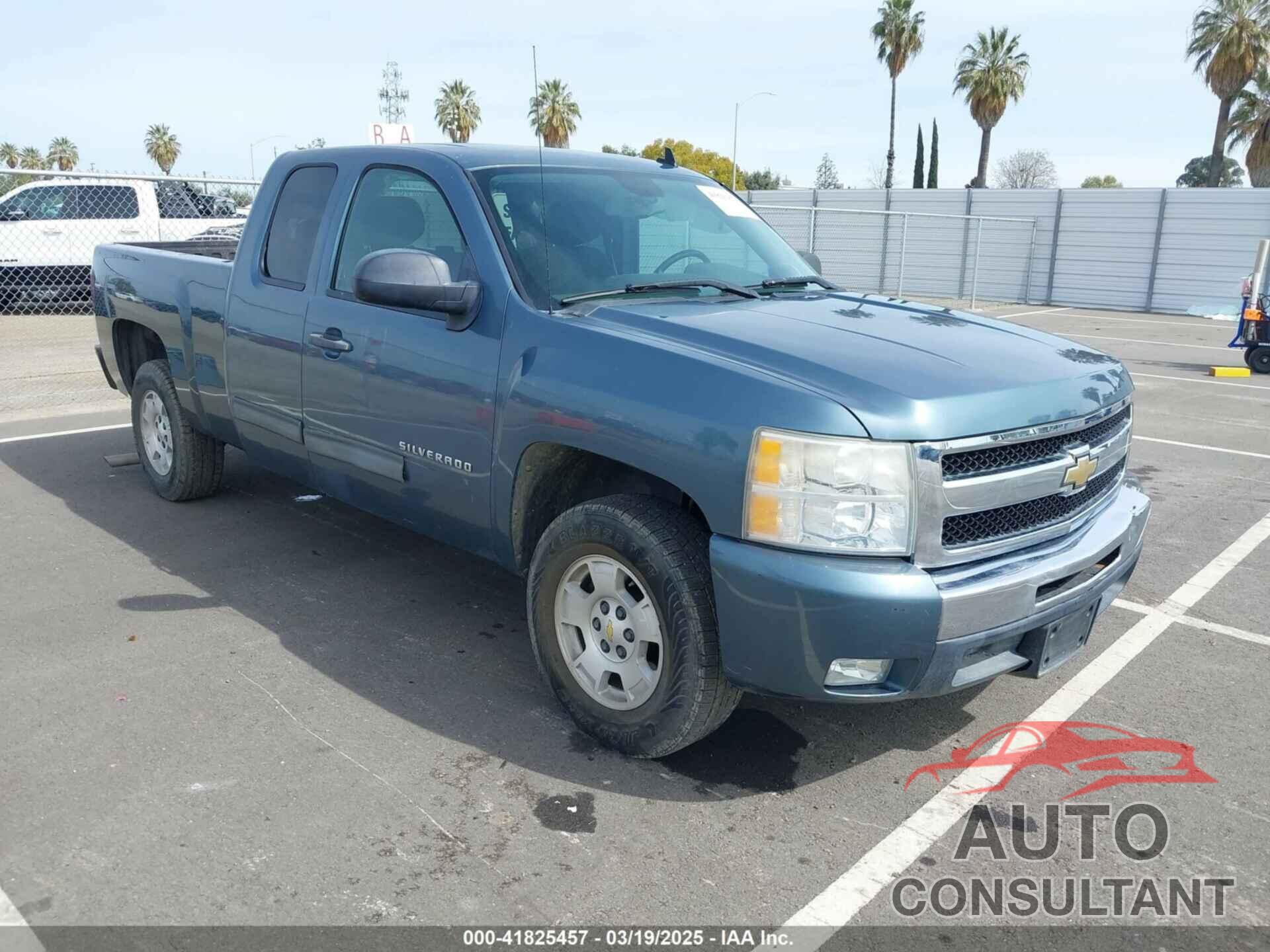 CHEVROLET SILVERADO 1500 2011 - 1GCRCSE00BZ447669