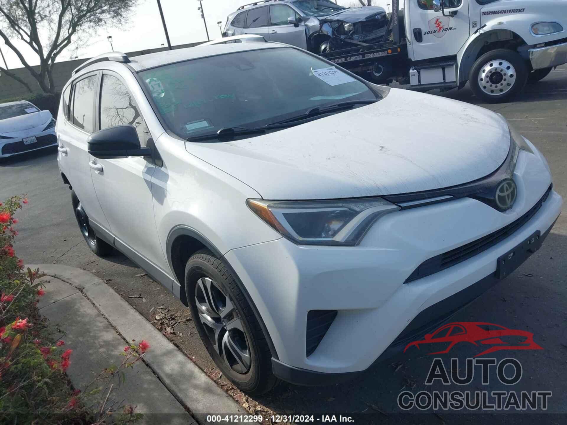 TOYOTA RAV4 2017 - JTMZFREV3HJ703564