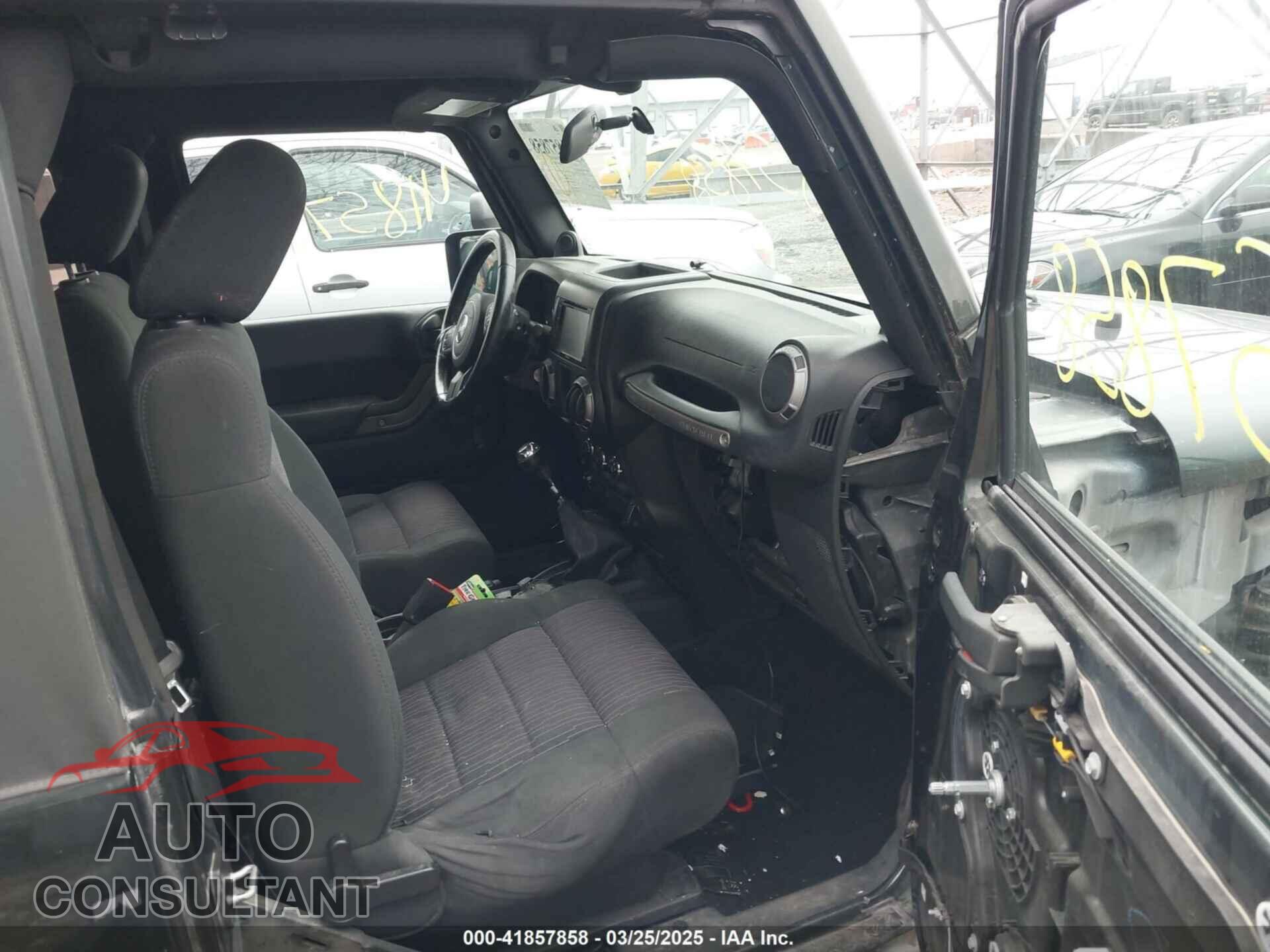 JEEP WRANGLER 2011 - 1J4AA2D18BL588273