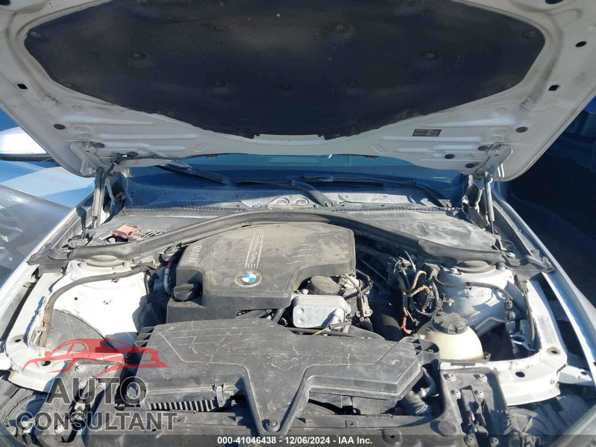 BMW 320I 2014 - WBA3C3C54EF984977