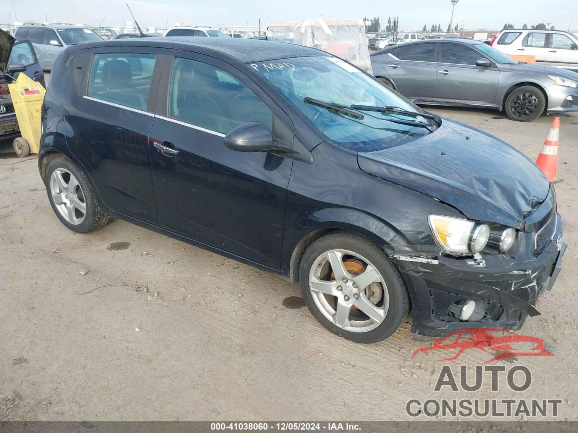CHEVROLET SONIC 2013 - 1G1JE6SB9D4222857