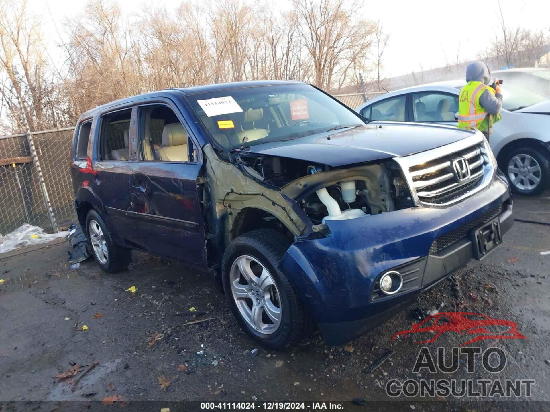 HONDA PILOT 2013 - 5FNYF4H52DB040824