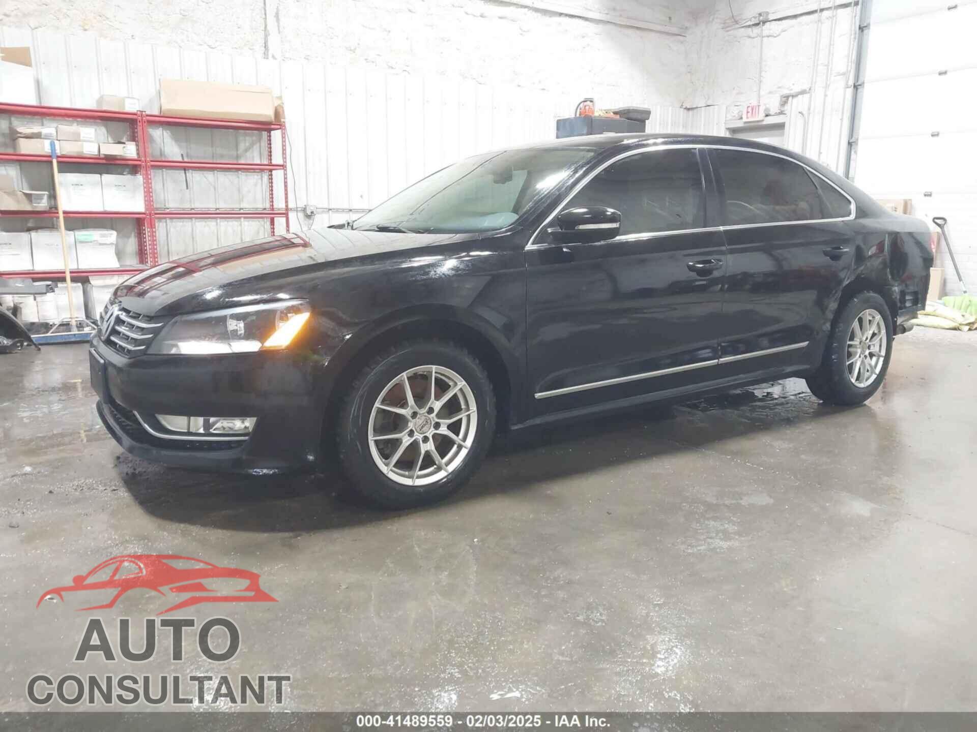 VOLKSWAGEN PASSAT 2015 - 1VWCV7A30FC044066