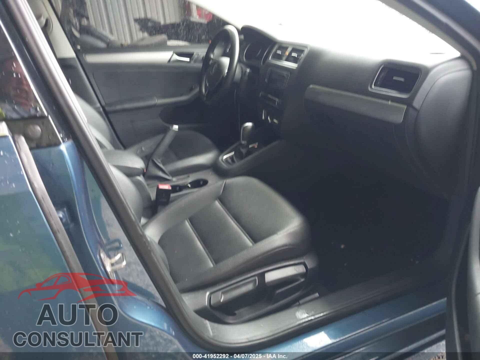 VOLKSWAGEN JETTA 2017 - 3VWDB7AJ6HM206831