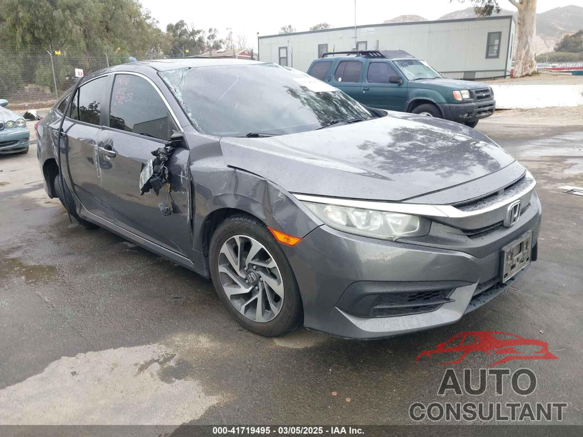 HONDA CIVIC 2018 - 2HGFC2F73JH572129
