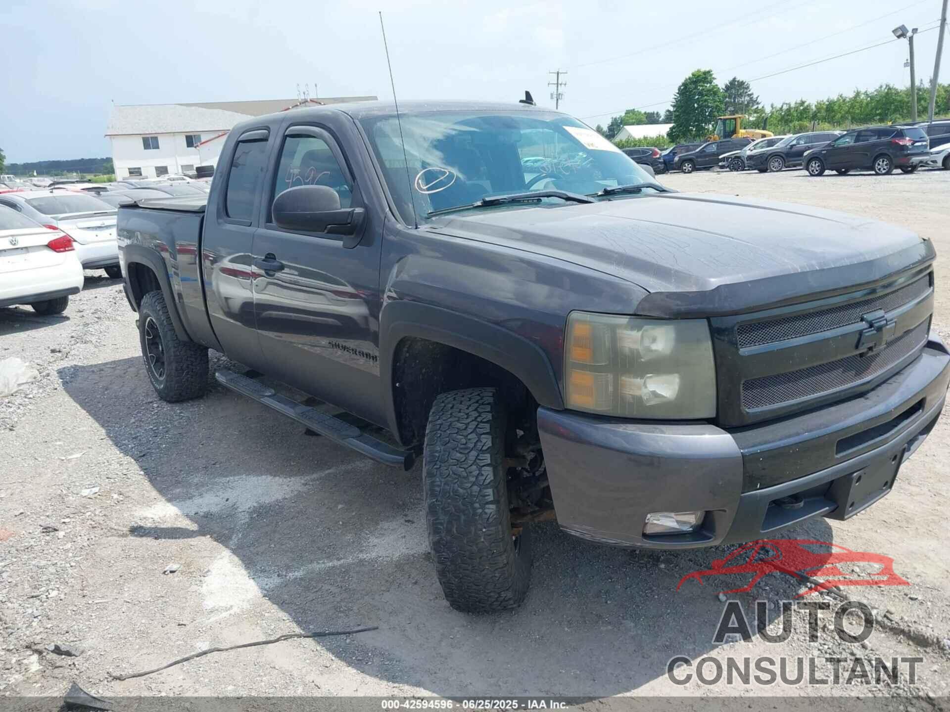 CHEVROLET SILVERADO 1500 2011 - 1GCRKSE3XBZ165150