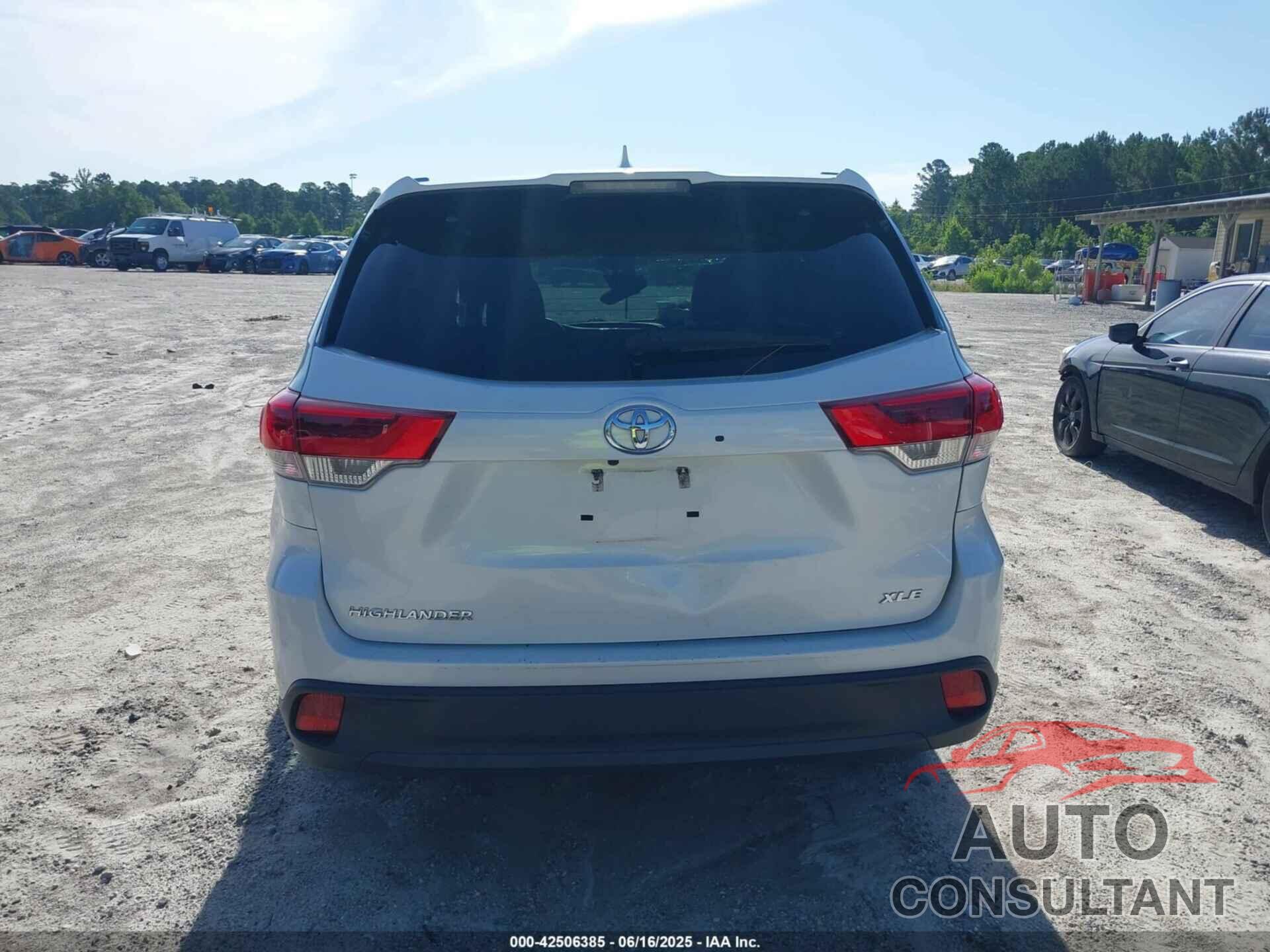 TOYOTA HIGHLANDER 2017 - 5TDKZRFH4HS525085