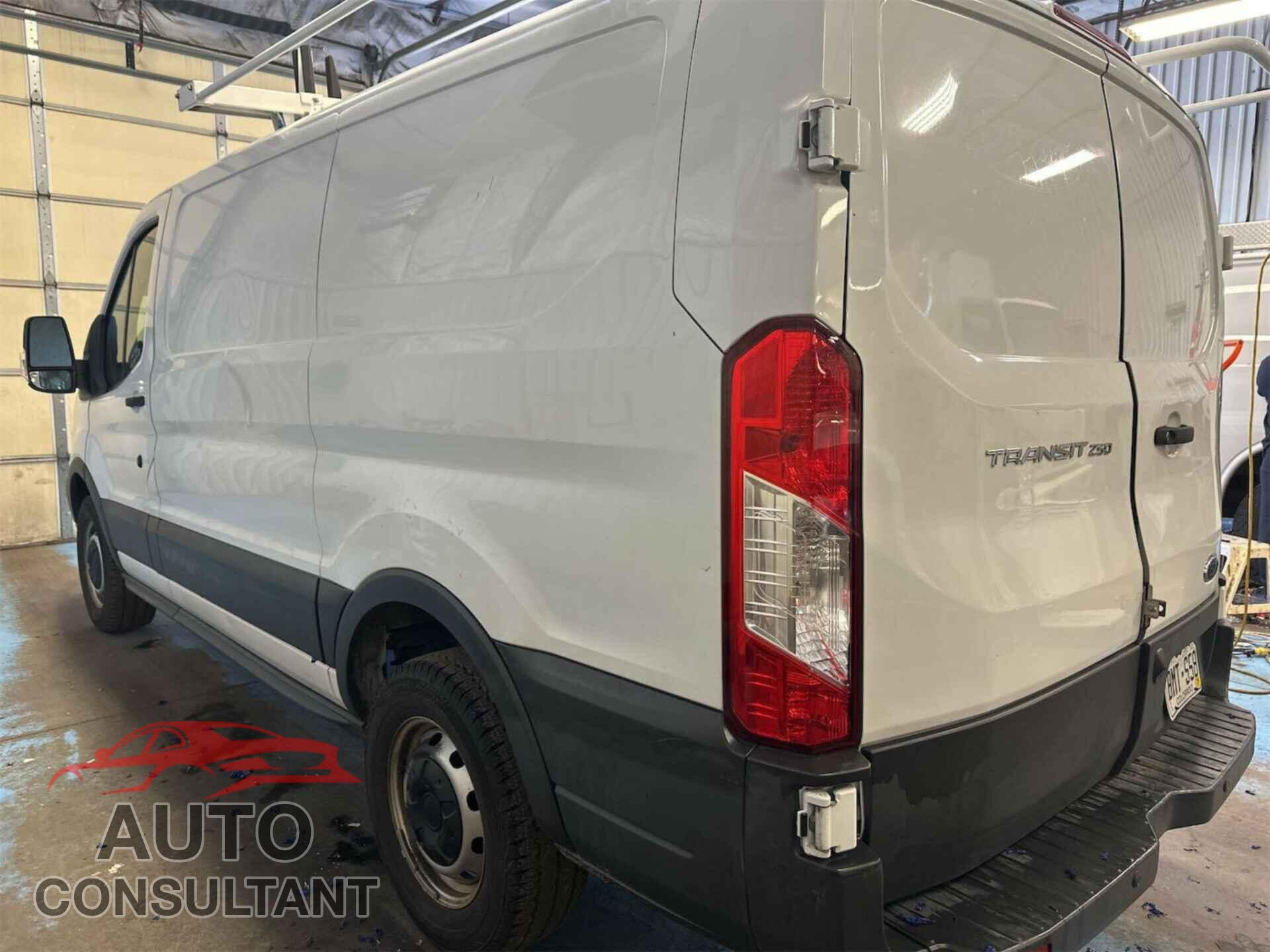 FORD TRANSIT 2018 - 1FTYR1YM2JKB43849