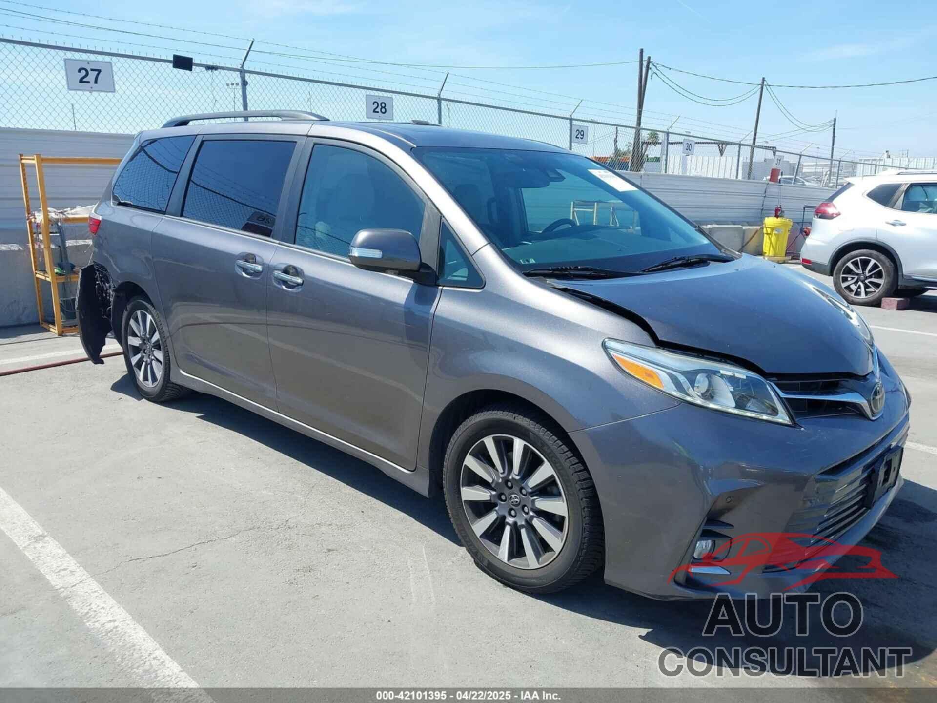 TOYOTA SIENNA 2018 - 5TDYZ3DC9JS909397
