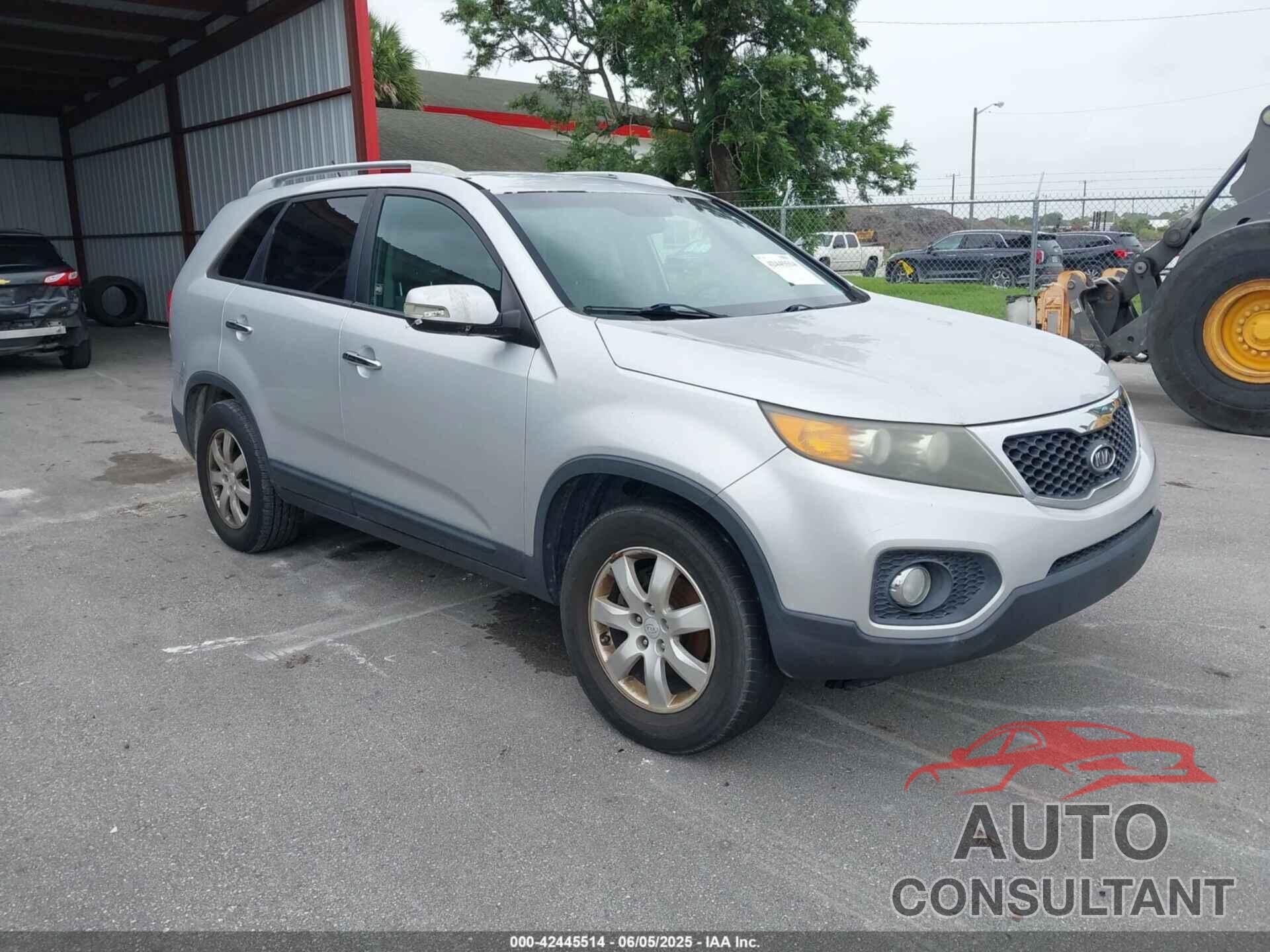 KIA SORENTO 2011 - 5XYKT3A10BG139714