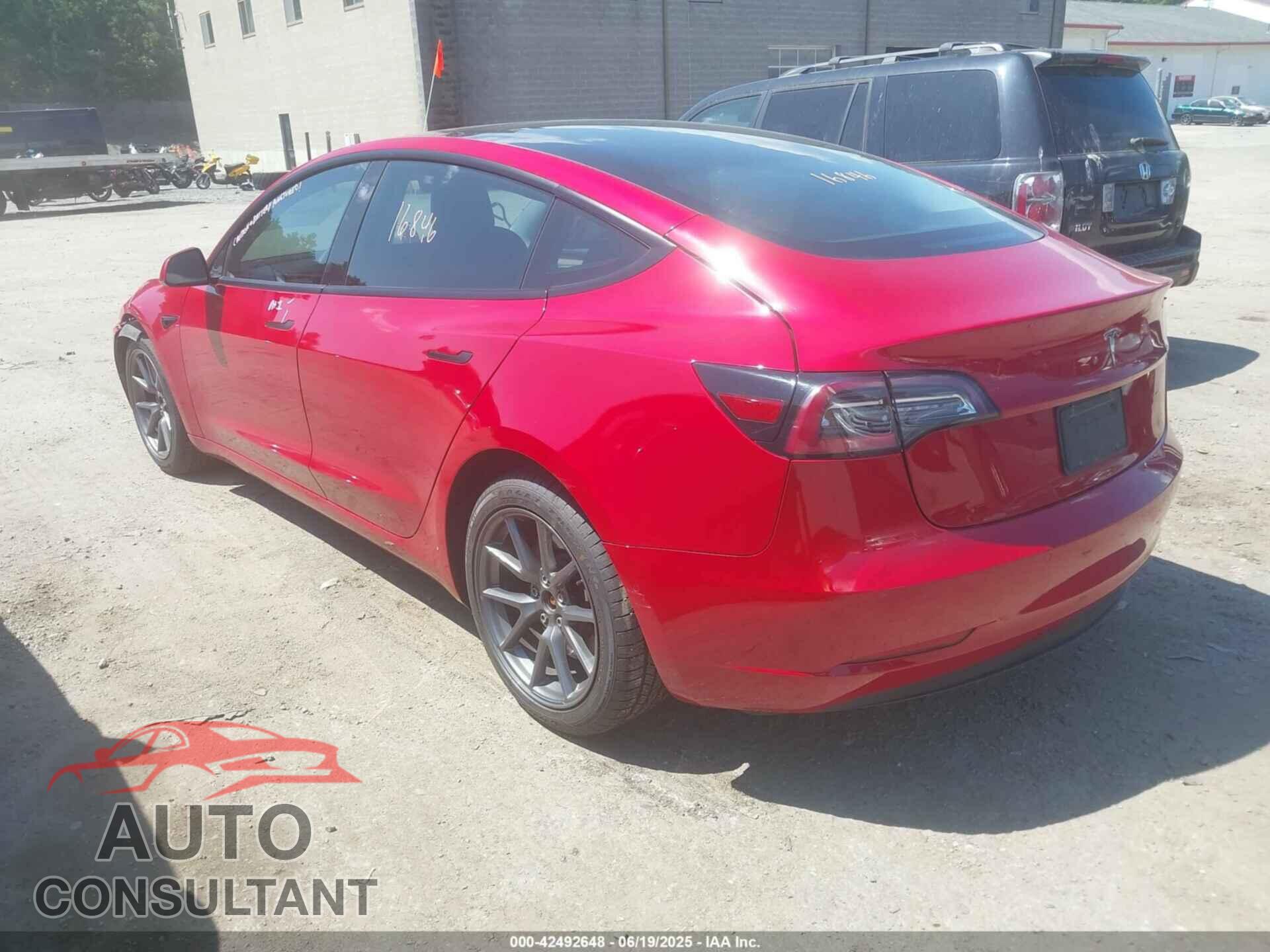 TESLA MODEL 3 2021 - 5YJ3E1EA5MF043407