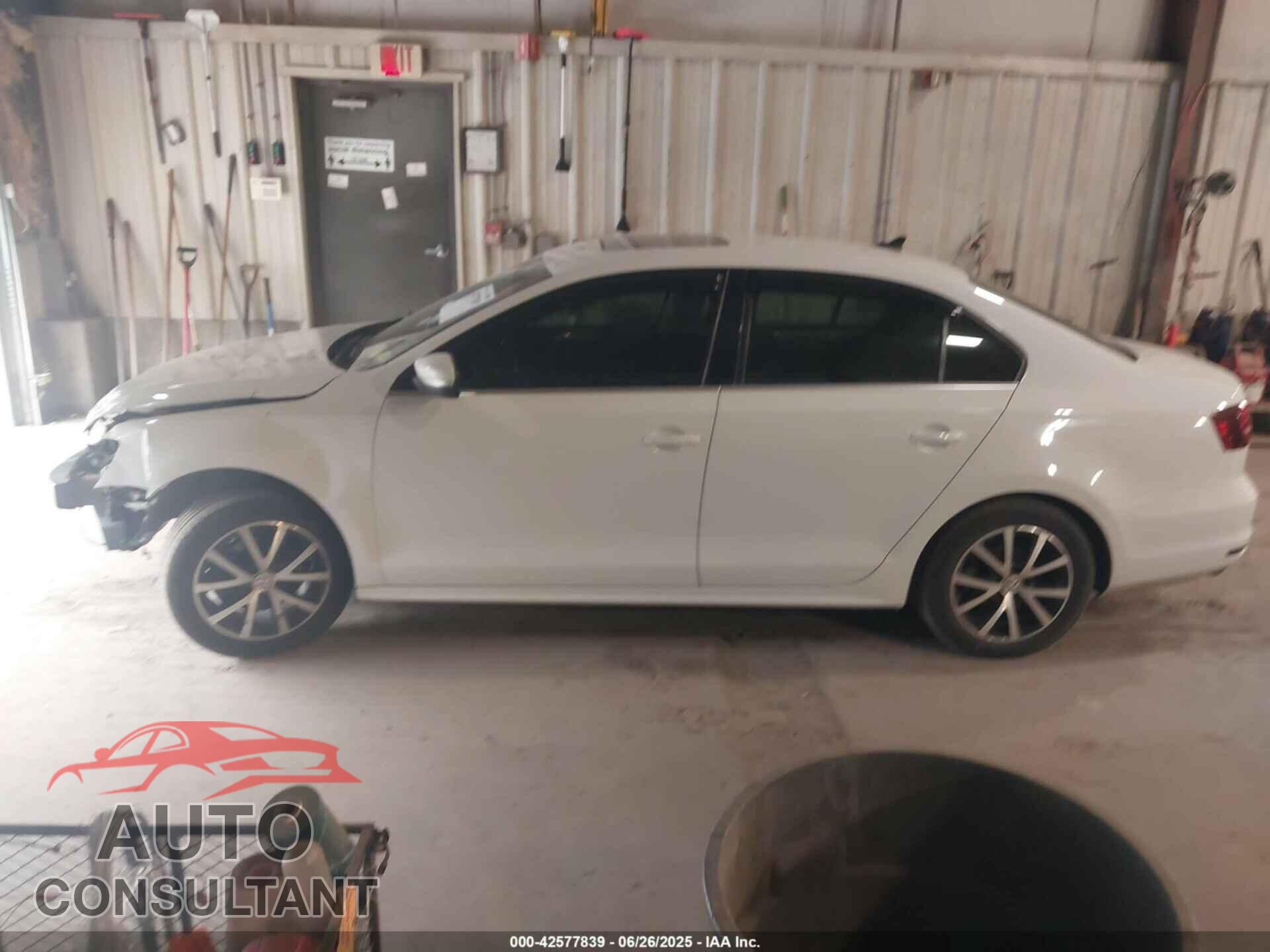 VOLKSWAGEN JETTA 2017 - 3VWB67AJ1HM399403