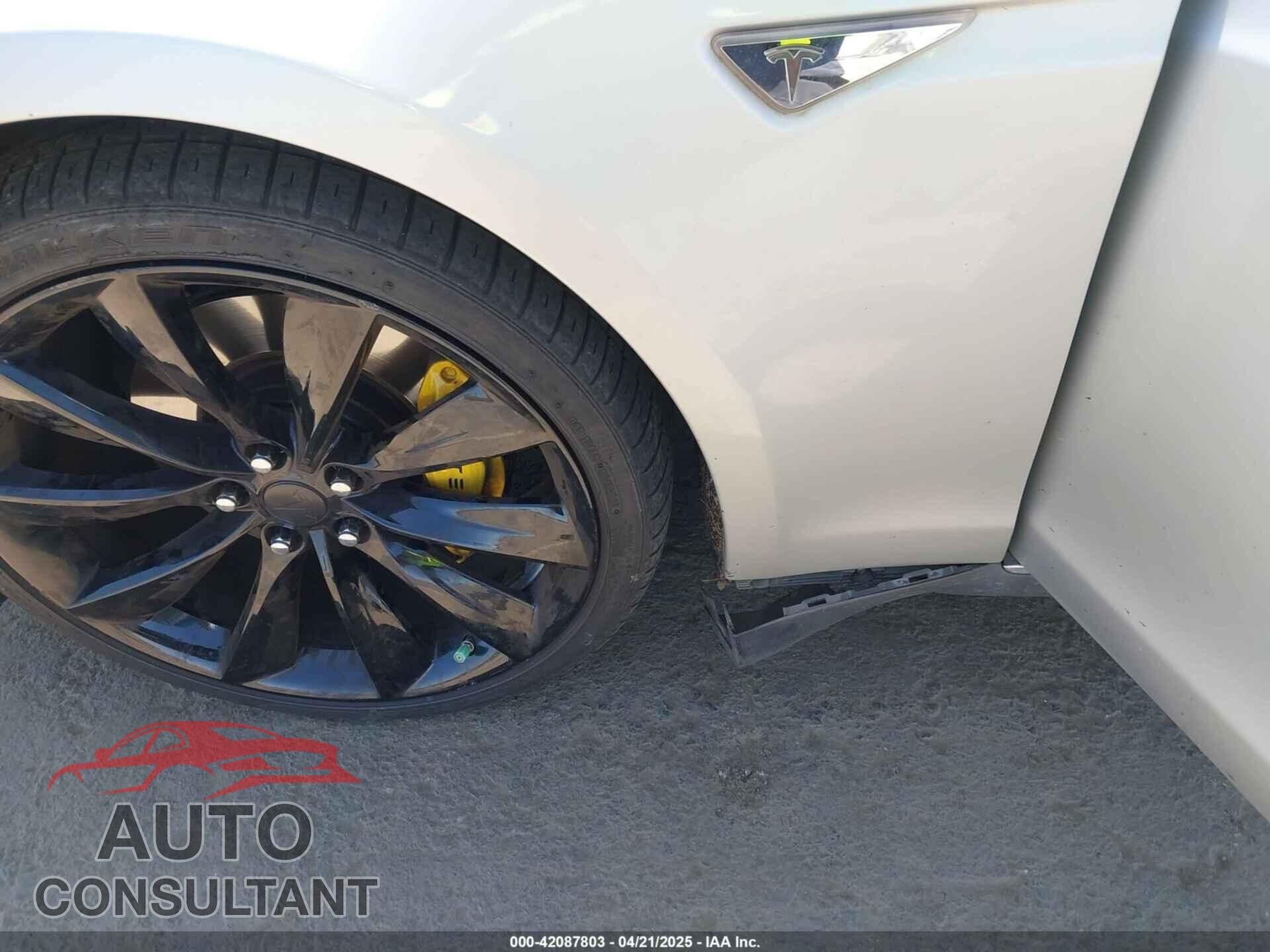 TESLA MODEL S 2013 - 5YJSA1CN5DFP11381