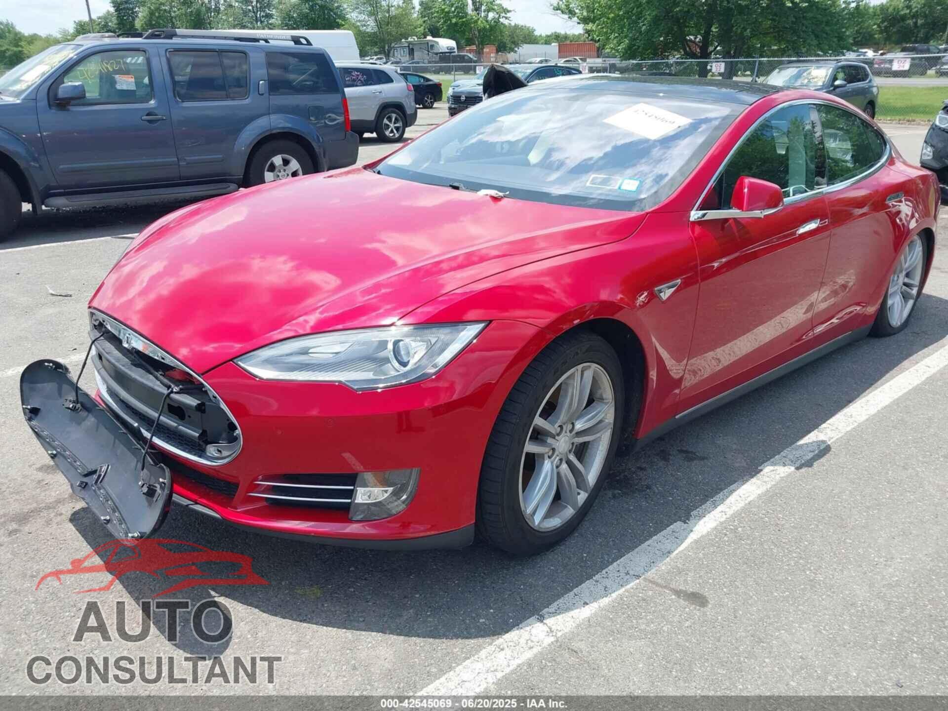 TESLA MODEL S 2013 - 5YJSA1CN2DFP21558