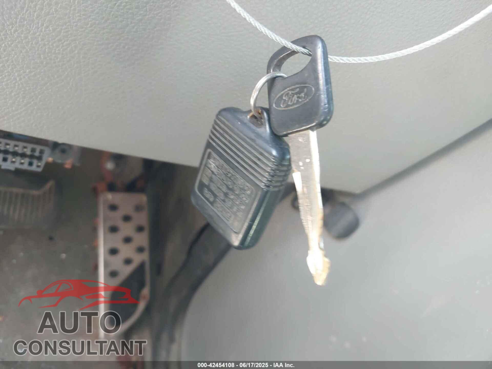 FORD E-150 2011 - 1FTNE1EW4BDA28924