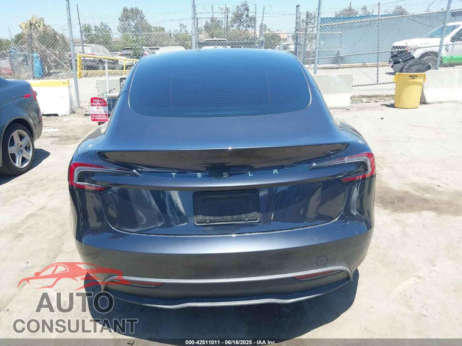 TESLA MODEL 3 2024 - 5YJ3E1EA5RF754824